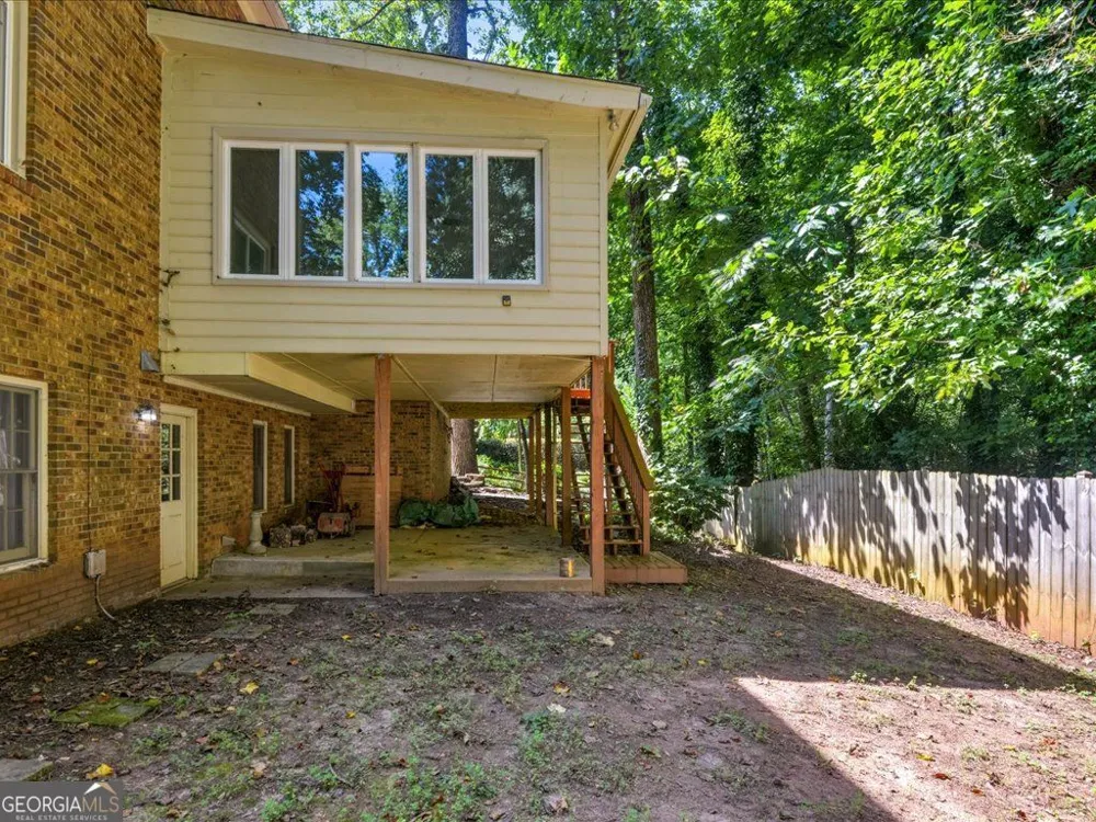 27 Planters DR SW Lilburn, GA 30047