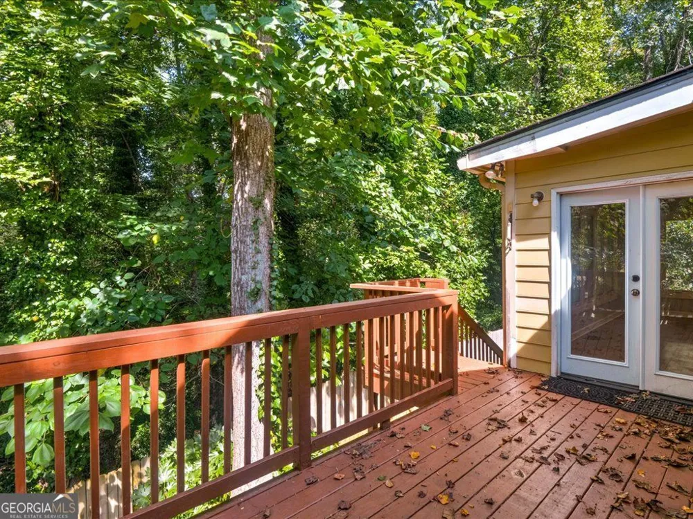 27 Planters DR SW Lilburn, GA 30047