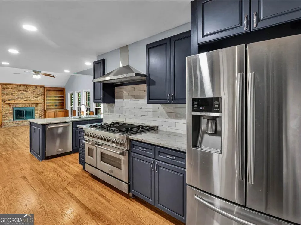 27 Planters DR SW Lilburn, GA 30047