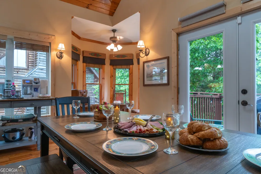 236 Rosen Strasse Helen, GA 30545