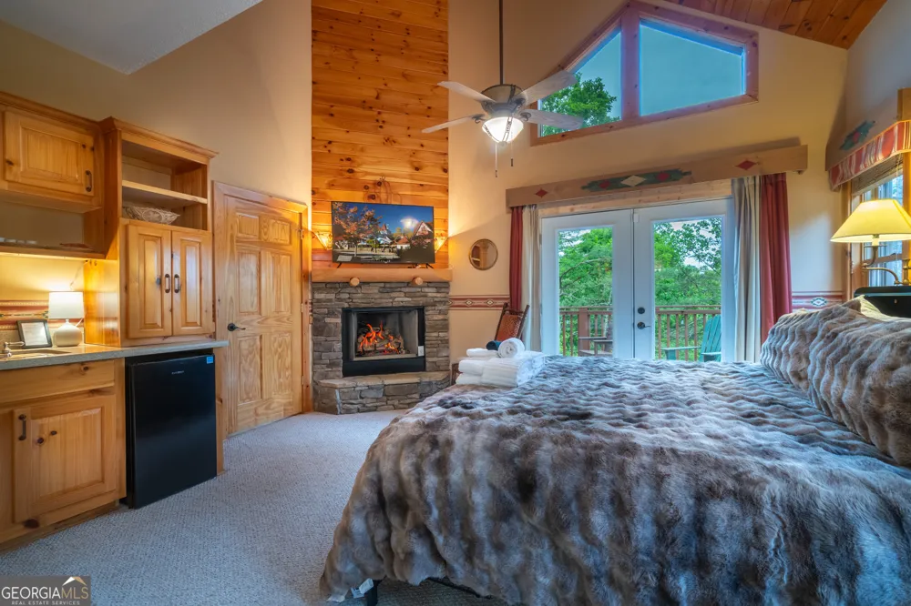 236 Rosen Strasse Helen, GA 30545
