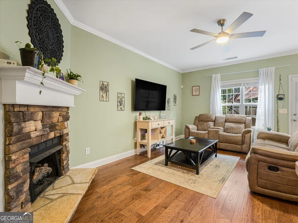 127 Linton DR Acworth, GA 30102
