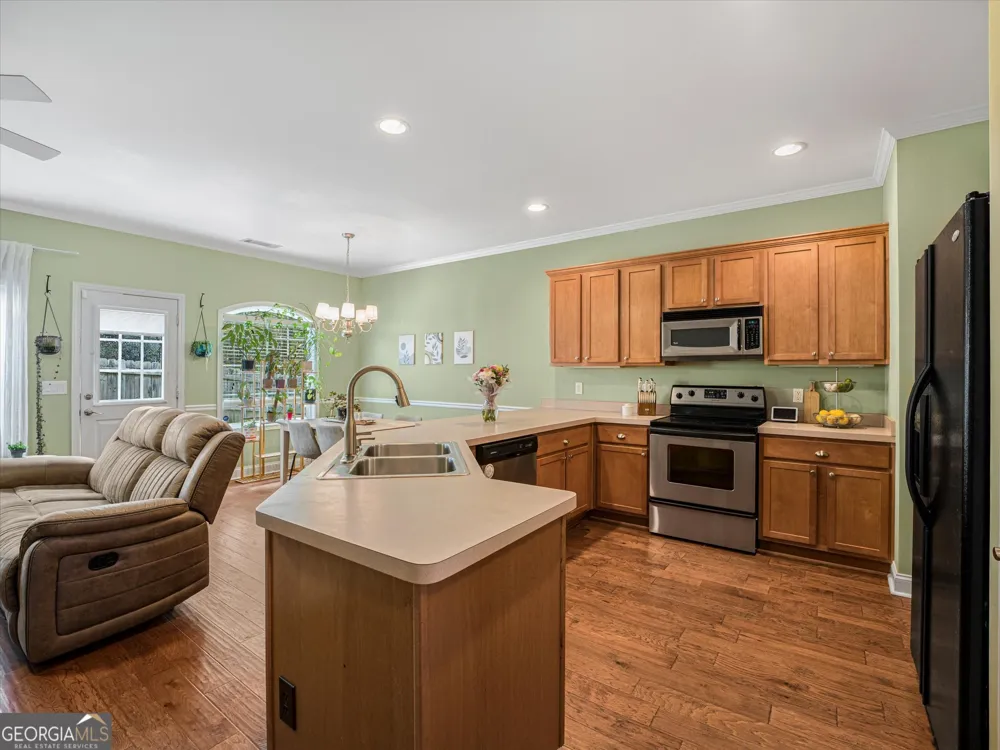 127 Linton DR Acworth, GA 30102