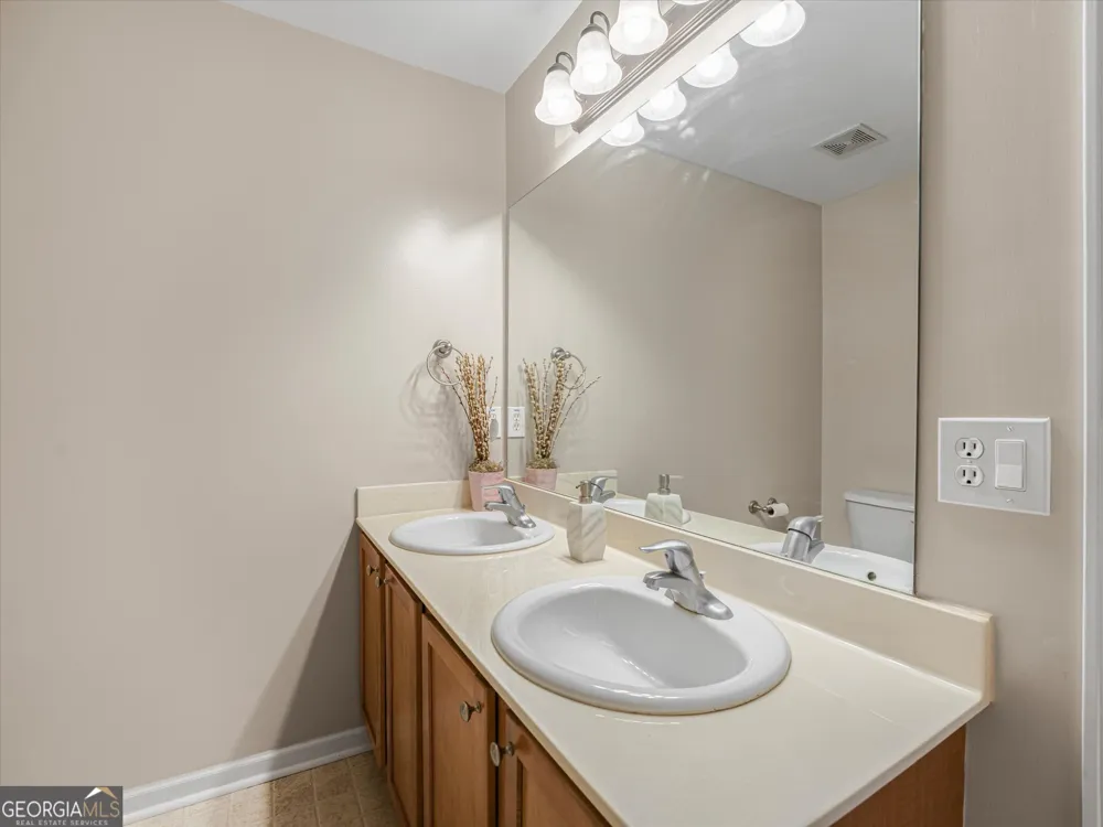 127 Linton DR Acworth, GA 30102