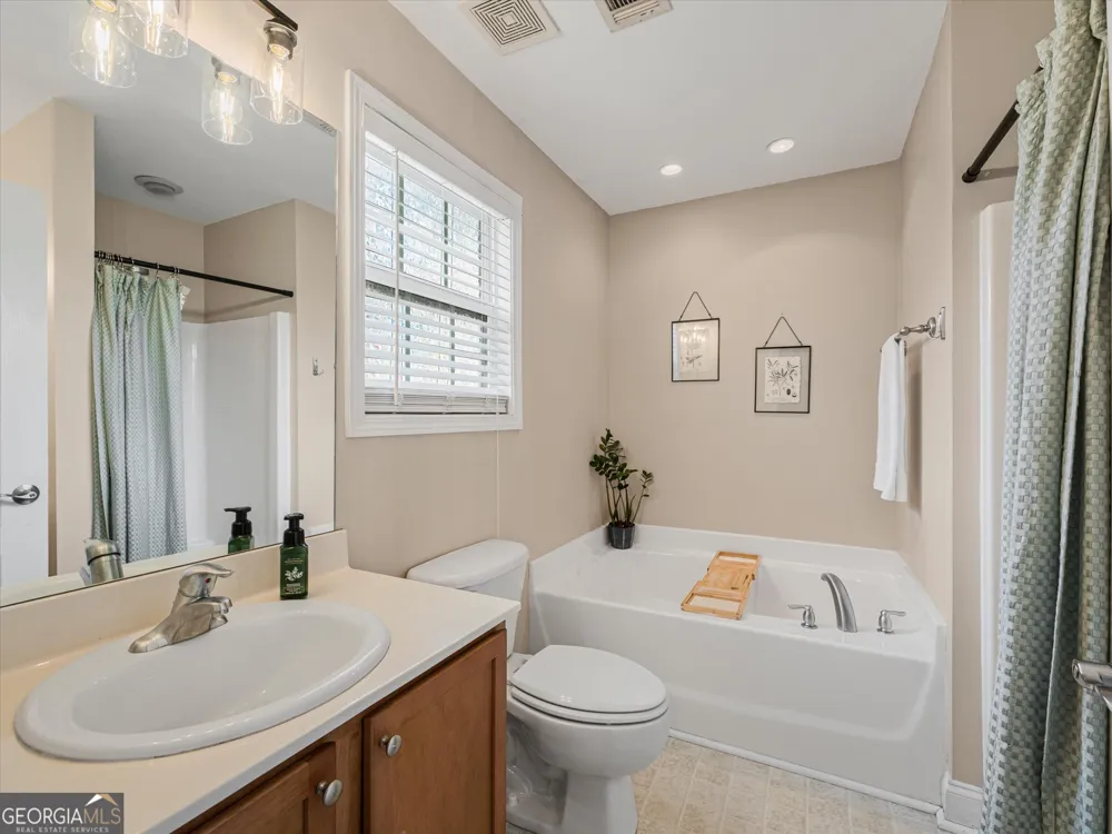 127 Linton DR Acworth, GA 30102