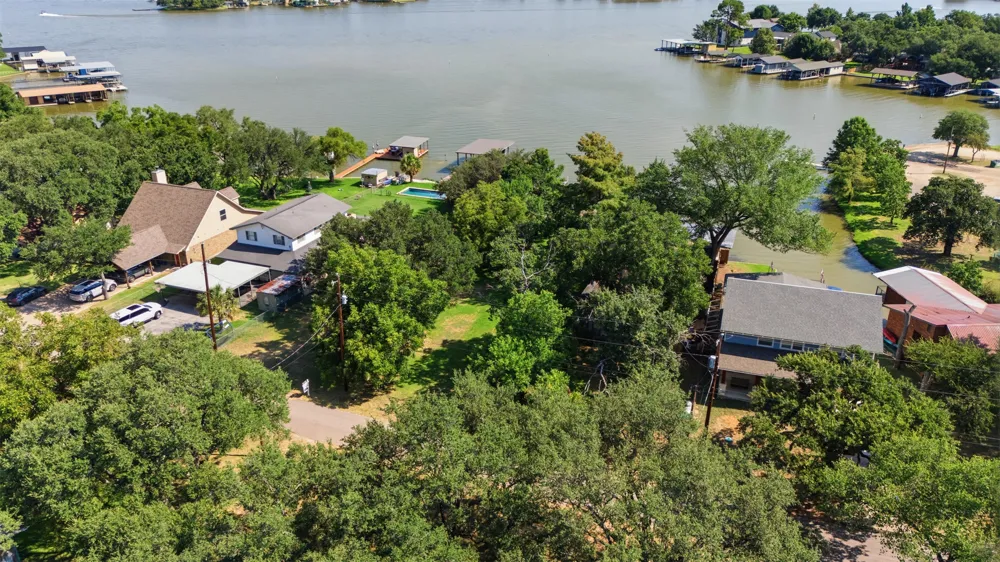 124 S Shorewood Drive Granite Shoals, TX 78654