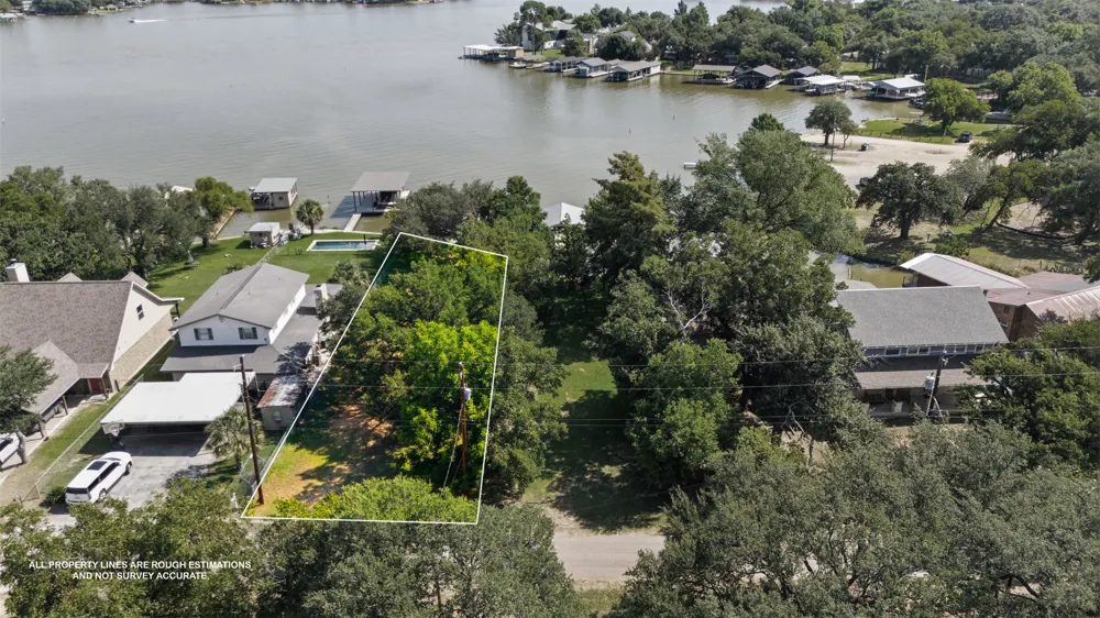124 S Shorewood Drive Granite Shoals, TX 78654
