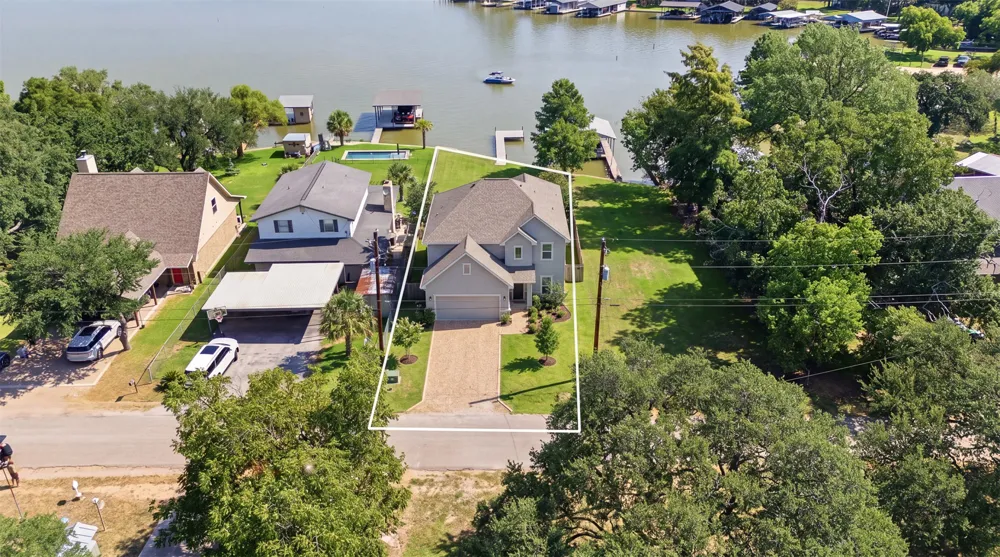 124 S Shorewood Drive Granite Shoals, TX 78654