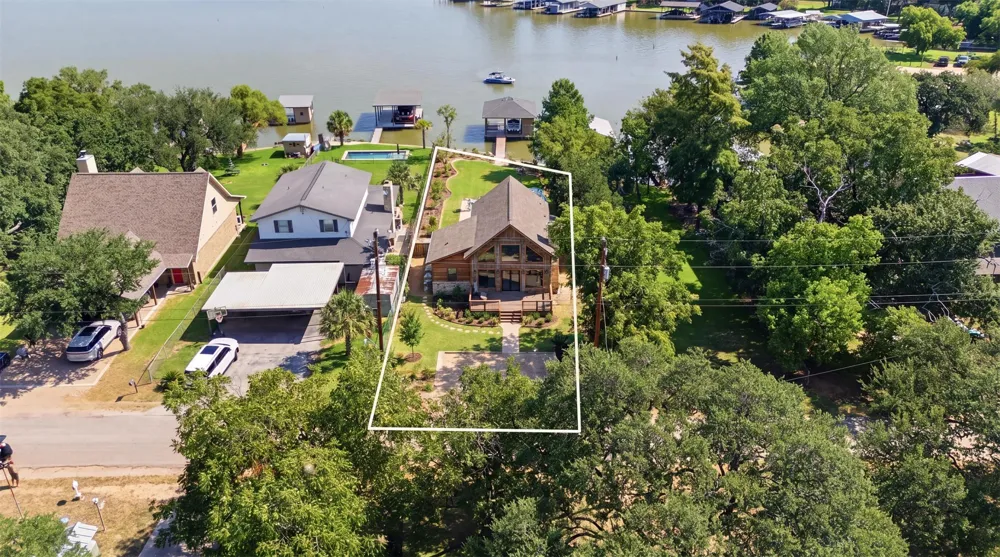 124 S Shorewood Drive Granite Shoals, TX 78654