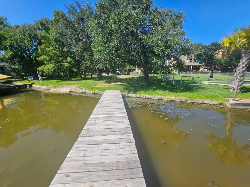124 S Shorewood Drive Granite Shoals, TX 78654