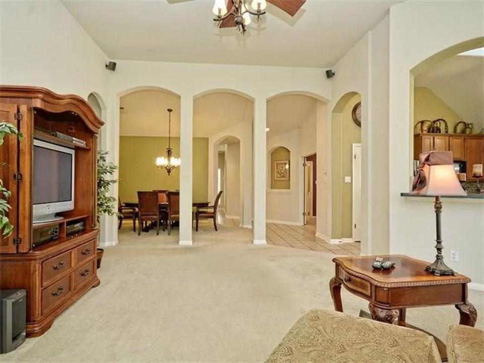 4013 Galena Hills Drive Round Rock, TX 78681