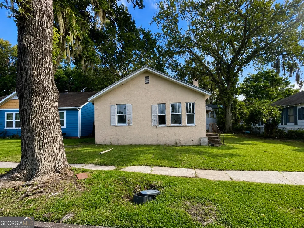 1307 E 42nd ST Savannah, GA 31404
