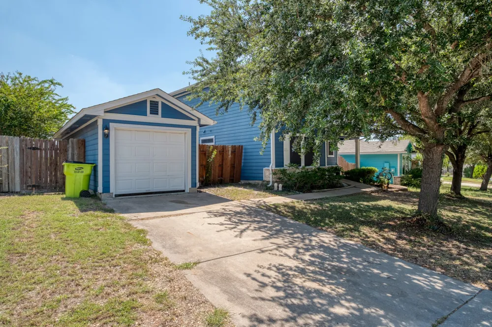 12917 Briarcreek Loop Manor, TX 78653