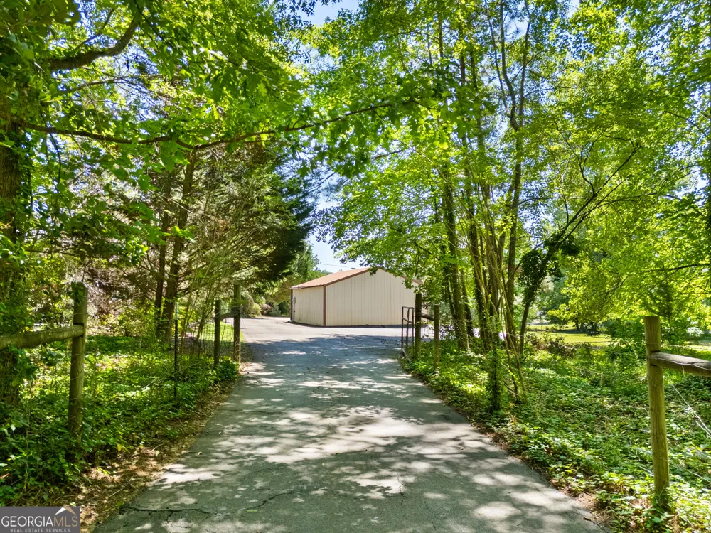188 Deptula RD Jackson, GA 30233