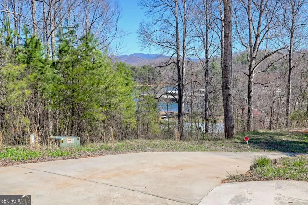 521 Sunnyside RD Hiawassee, GA 30546