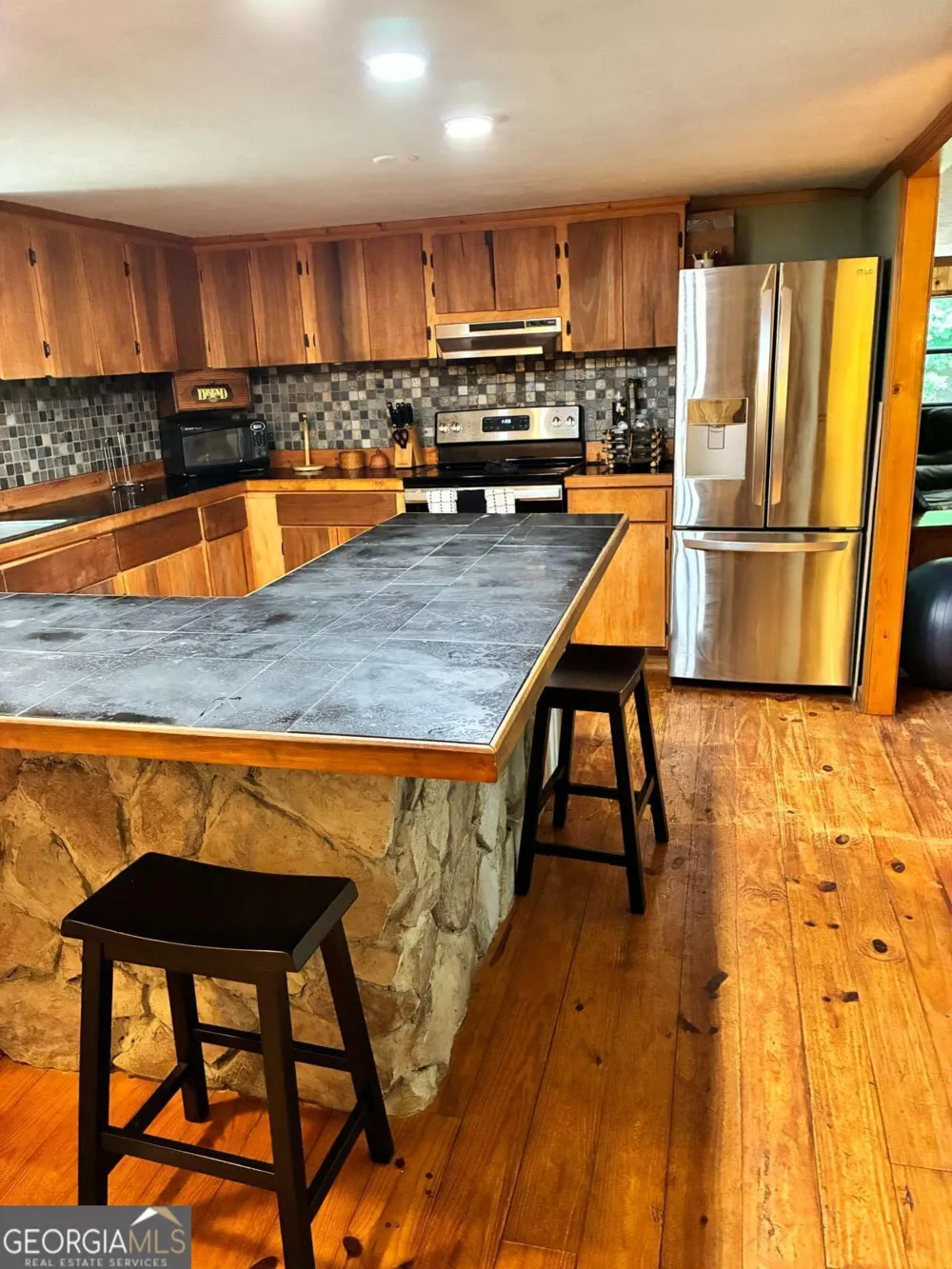 521 Sunnyside RD Hiawassee, GA 30546