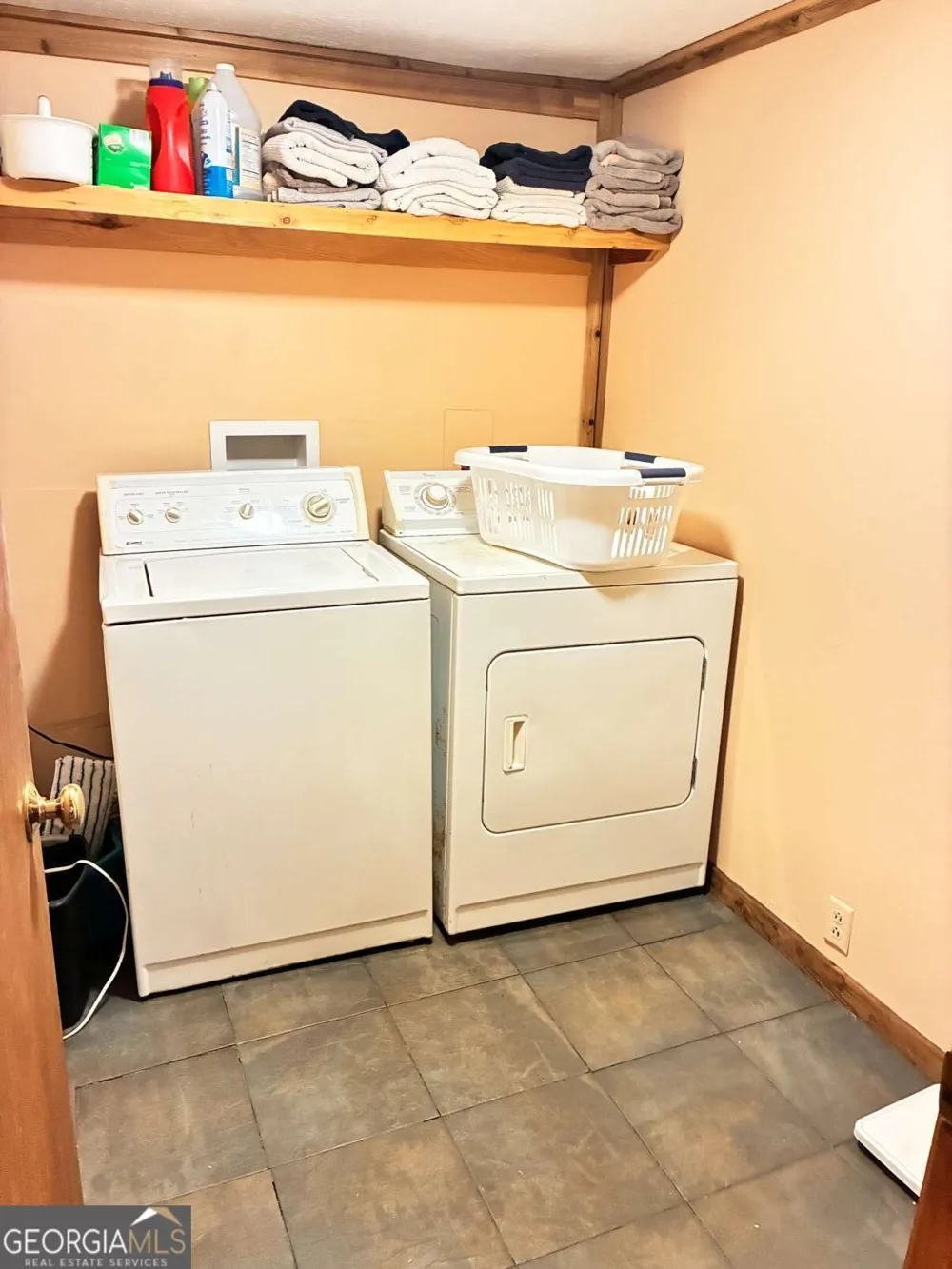521 Sunnyside RD Hiawassee, GA 30546