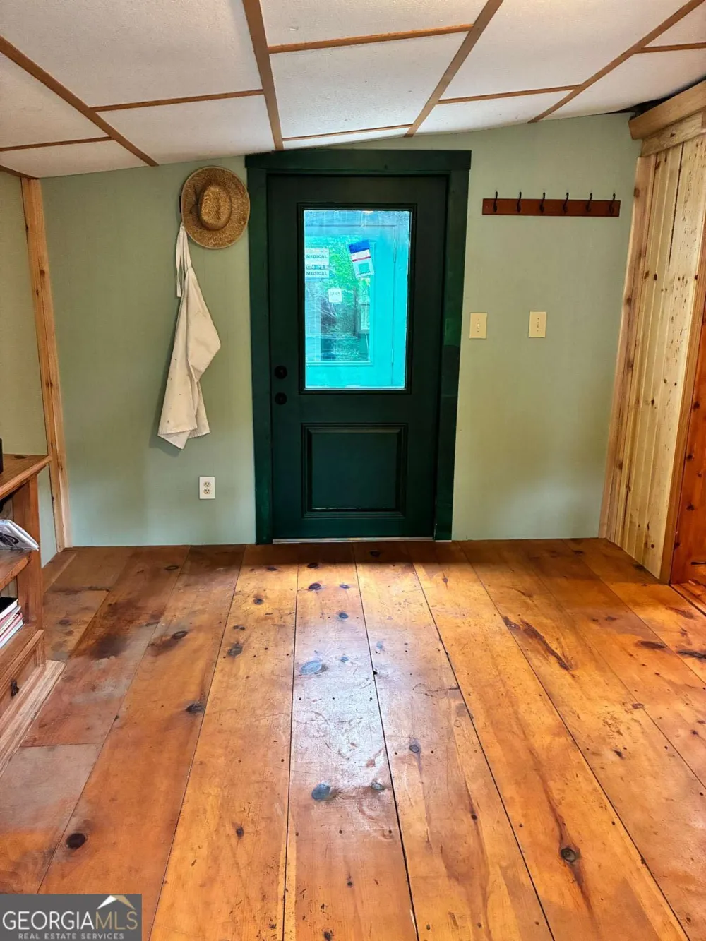 521 Sunnyside RD Hiawassee, GA 30546