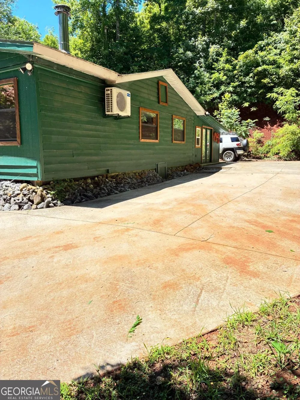 521 Sunnyside RD Hiawassee, GA 30546
