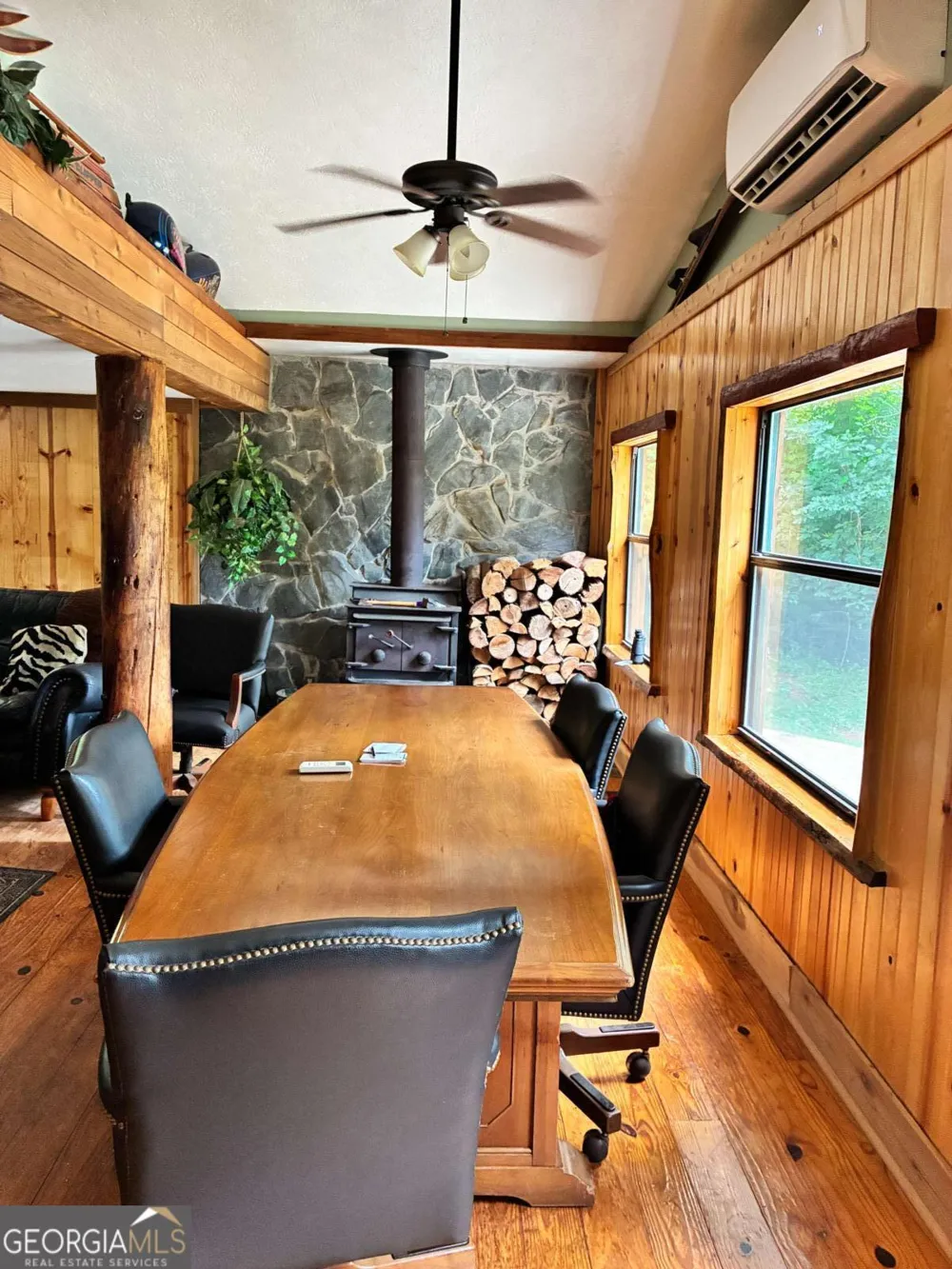 521 Sunnyside RD Hiawassee, GA 30546
