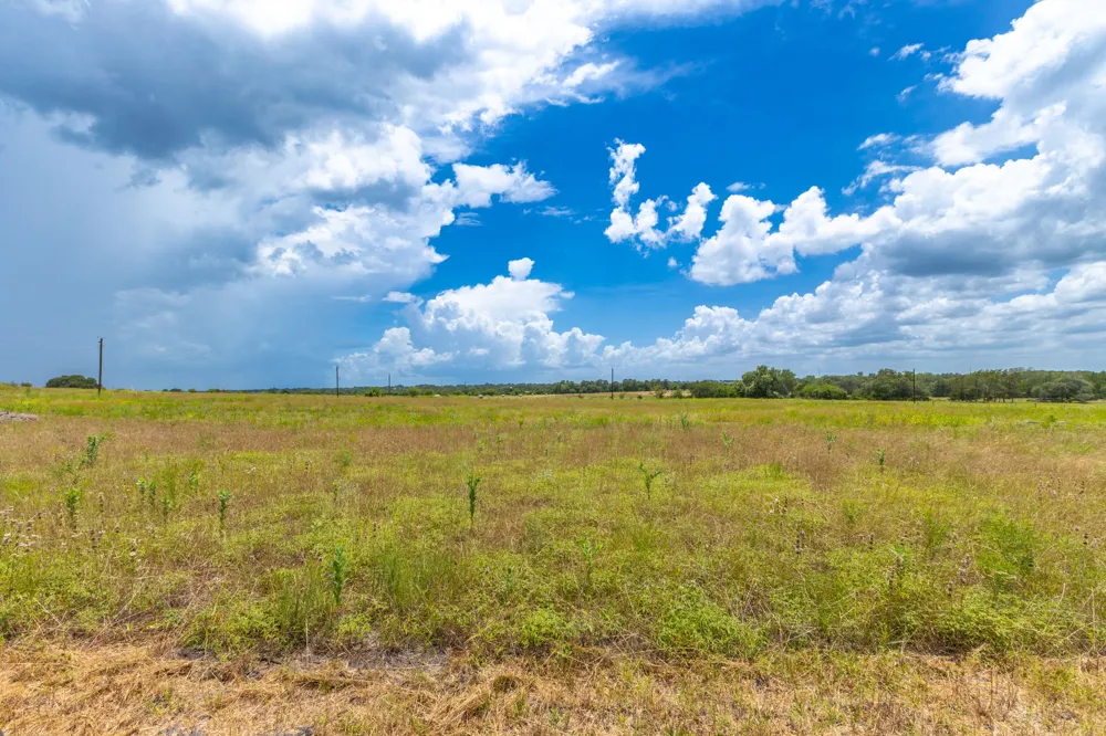 2160 Baca Loop Flatonia, TX 78941