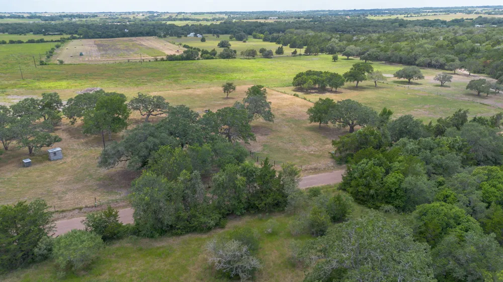 2160 Baca Loop Flatonia, TX 78941