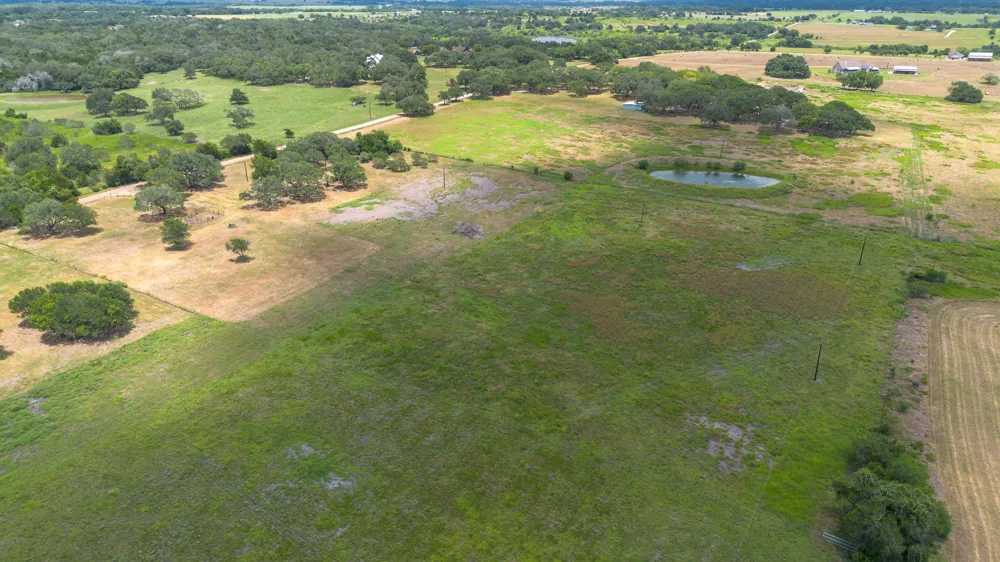2160 Baca Loop Flatonia, TX 78941