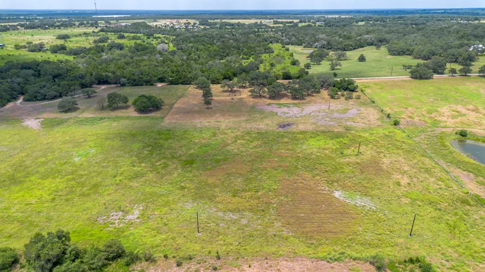 2160 Baca Loop Flatonia, TX 78941