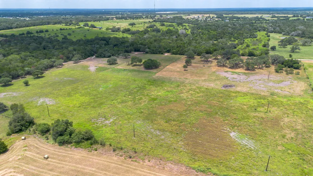 2160 Baca Loop Flatonia, TX 78941