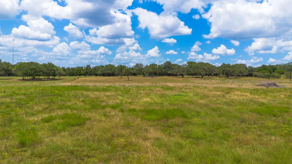 2160 Baca Loop Flatonia, TX 78941