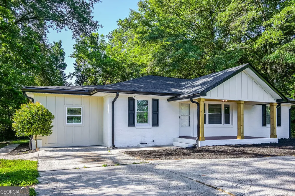 1806 Maple ST Carrollton, GA 30117