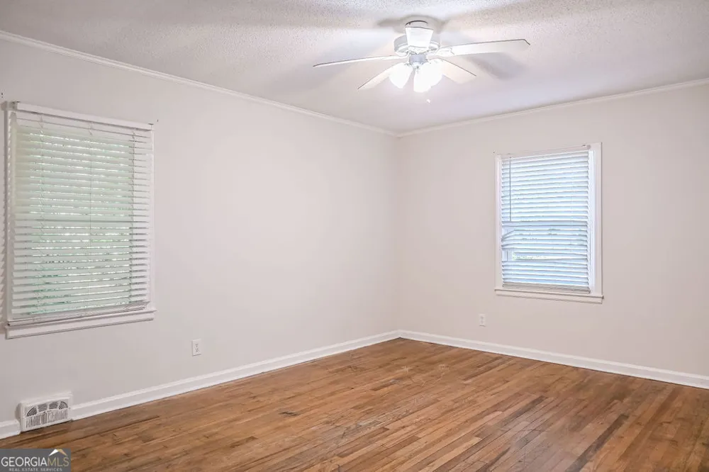 1806 Maple ST Carrollton, GA 30117