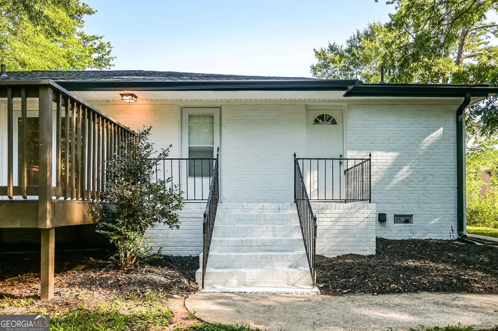 1806 Maple ST Carrollton, GA 30117