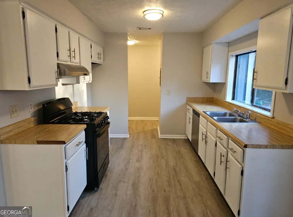 8147 Flamingo DR Jonesboro, GA 30238