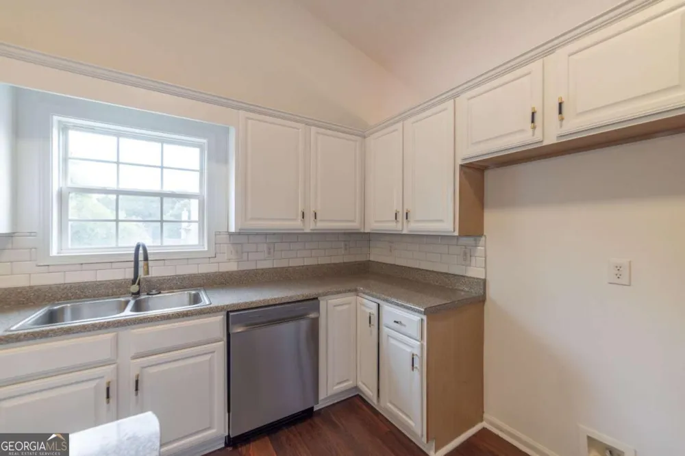 1784 Cedar Walk LN Conley, GA 30288