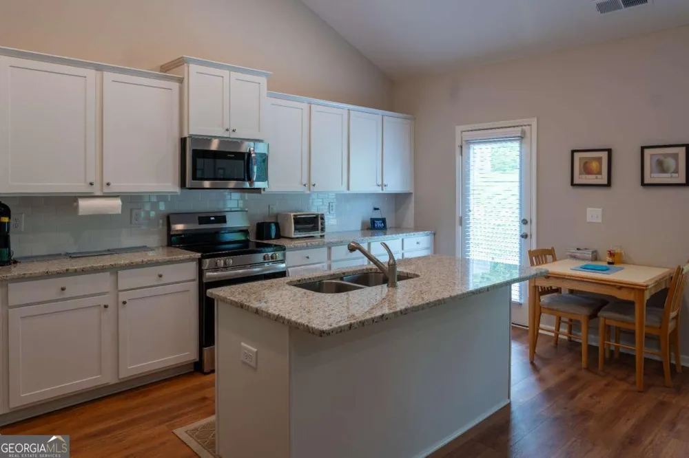 46 Roundabout LN NW Adairsville, GA 30103