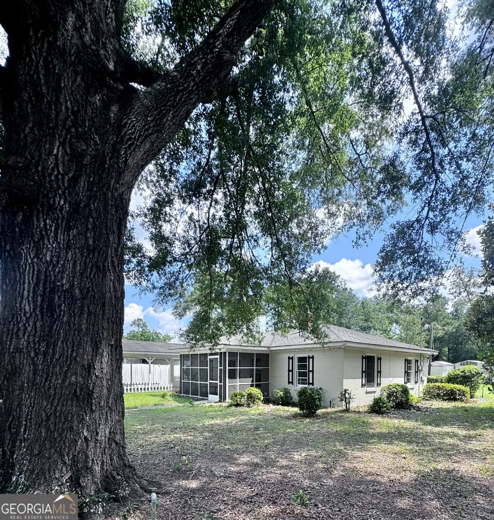138 Register AVE Reidsville, GA 30453