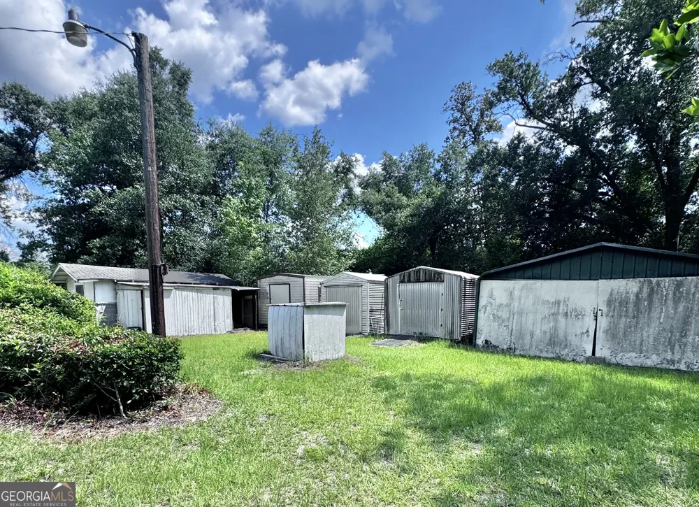 138 Register AVE Reidsville, GA 30453