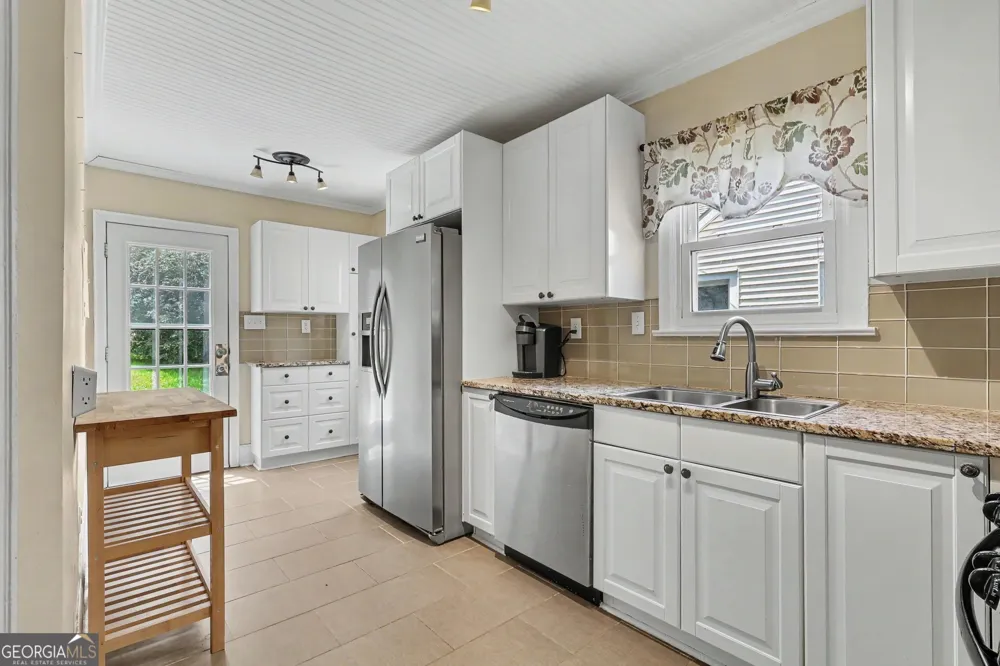 2531 Batavia ST East Point, GA 30344