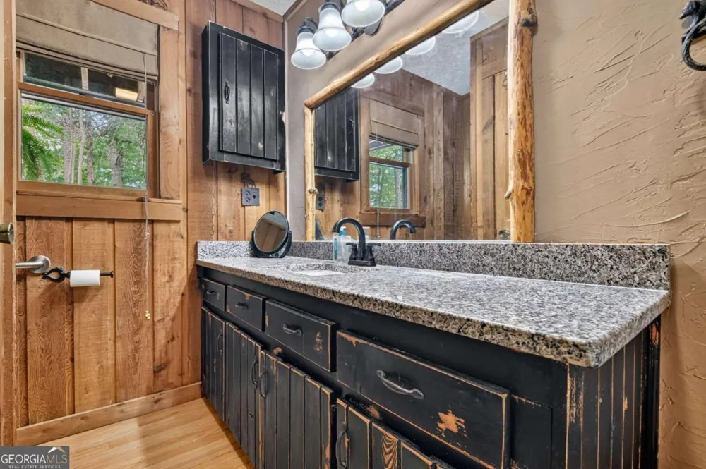 246 Uphill RD Blue Ridge, GA 30513