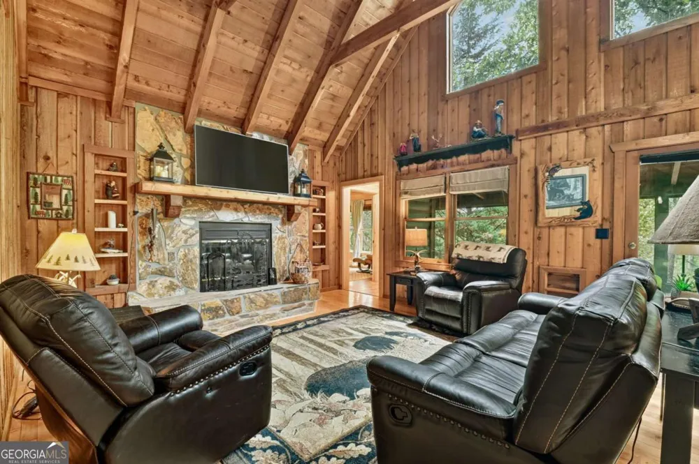 246 Uphill RD Blue Ridge, GA 30513