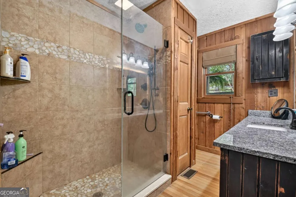 246 Uphill RD Blue Ridge, GA 30513