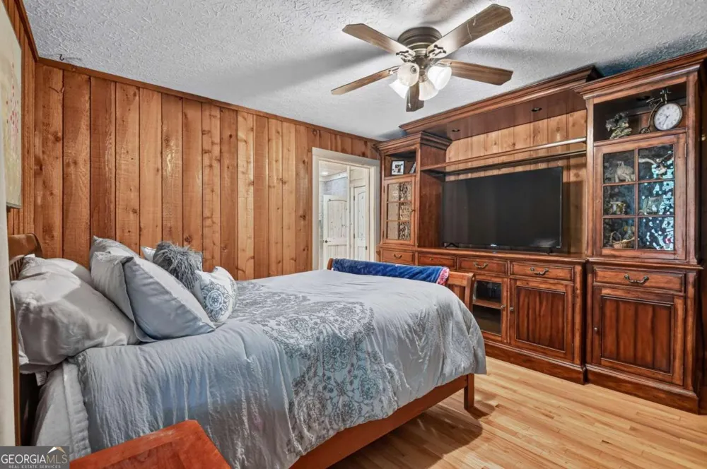 246 Uphill RD Blue Ridge, GA 30513
