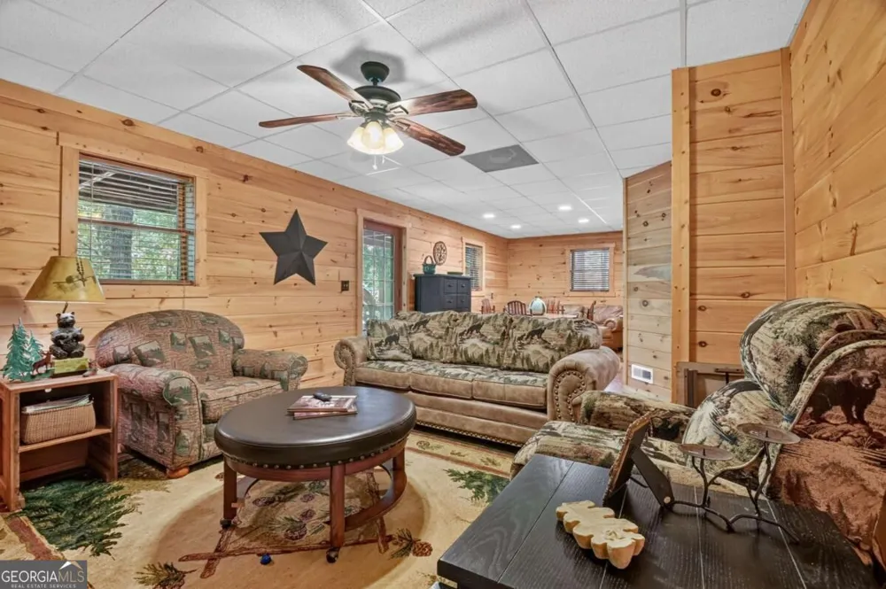 246 Uphill RD Blue Ridge, GA 30513