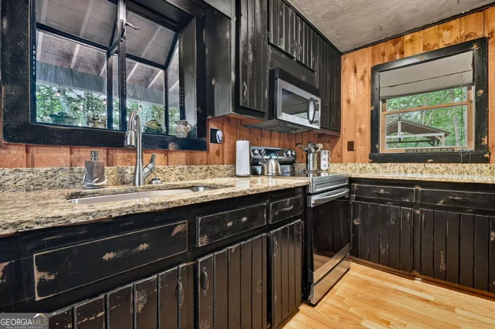 246 Uphill RD Blue Ridge, GA 30513