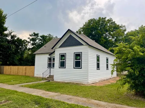 806 Central Avenue