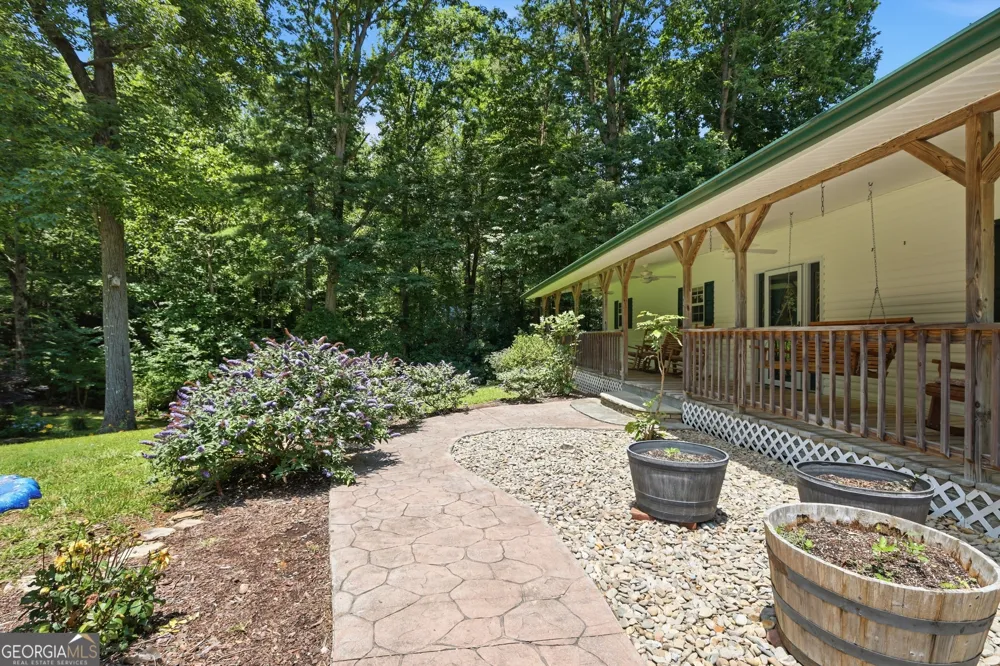 118 Brenda LN Clayton, GA 30525