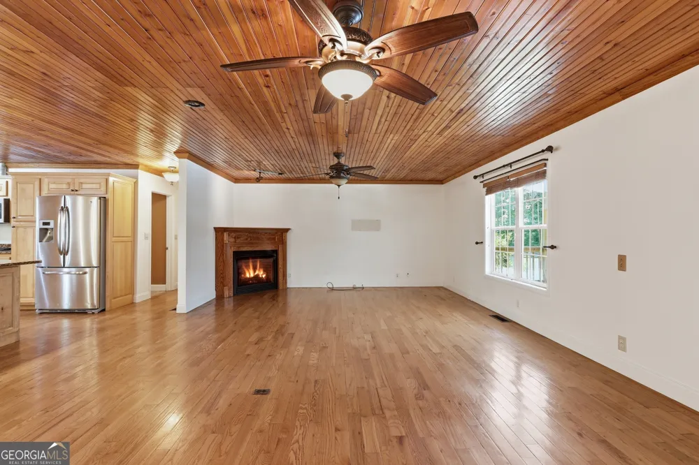 118 Brenda LN Clayton, GA 30525