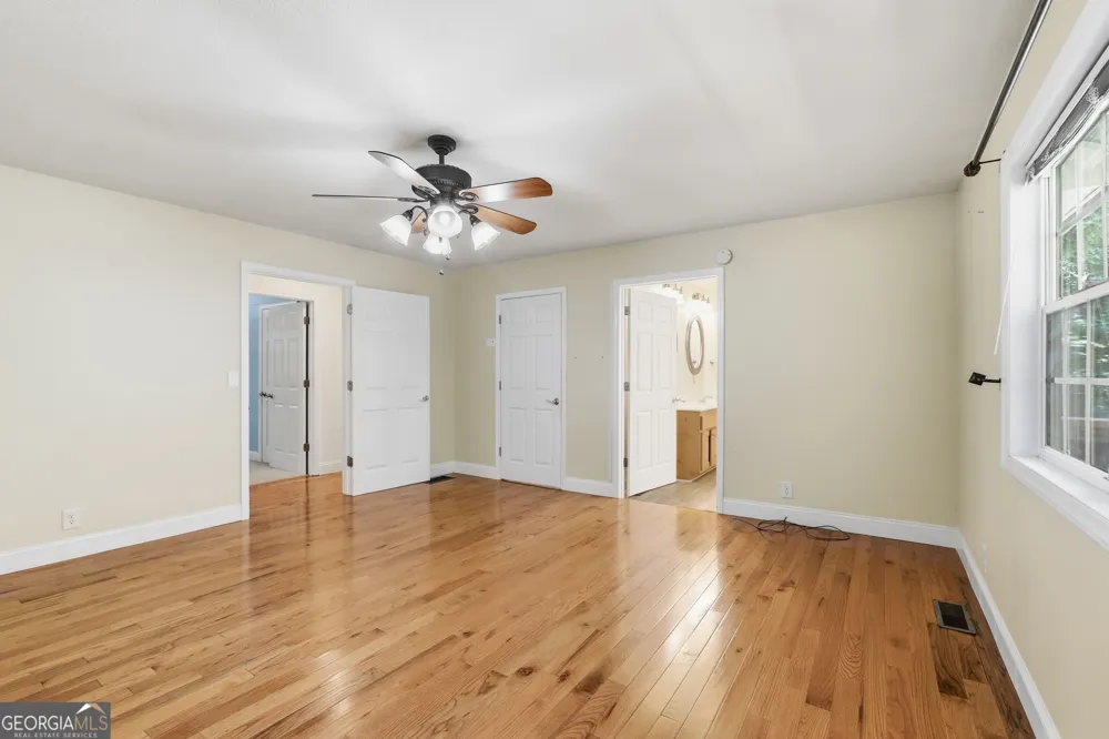 118 Brenda LN Clayton, GA 30525