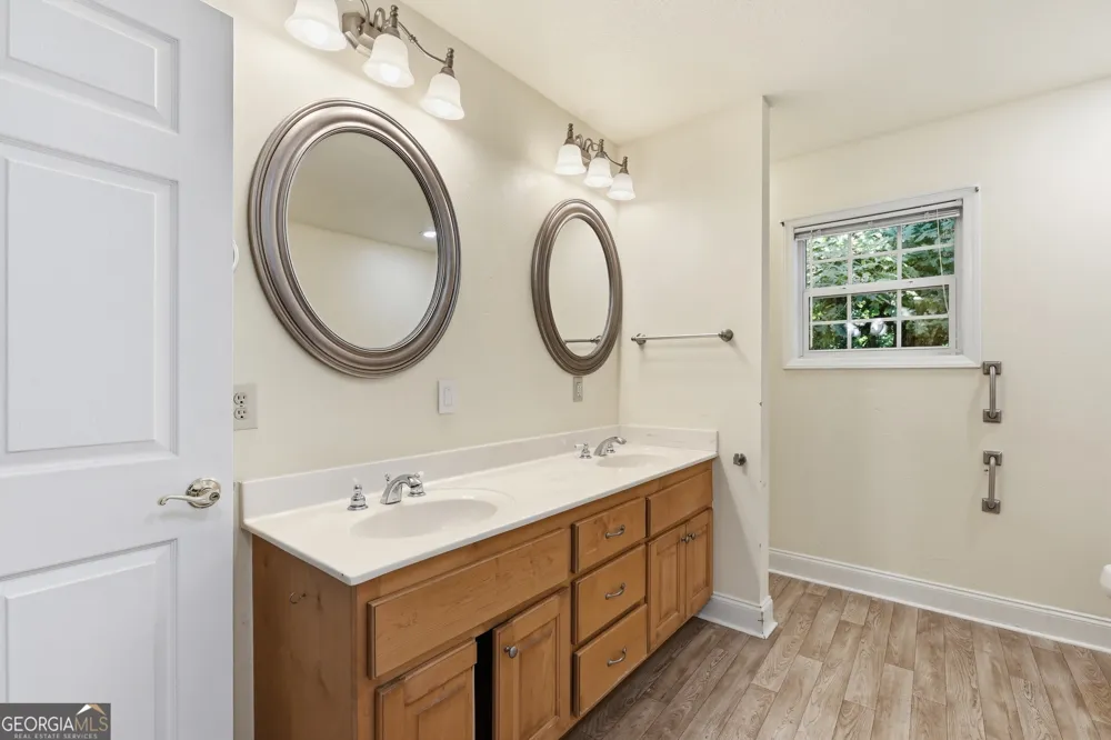 118 Brenda LN Clayton, GA 30525